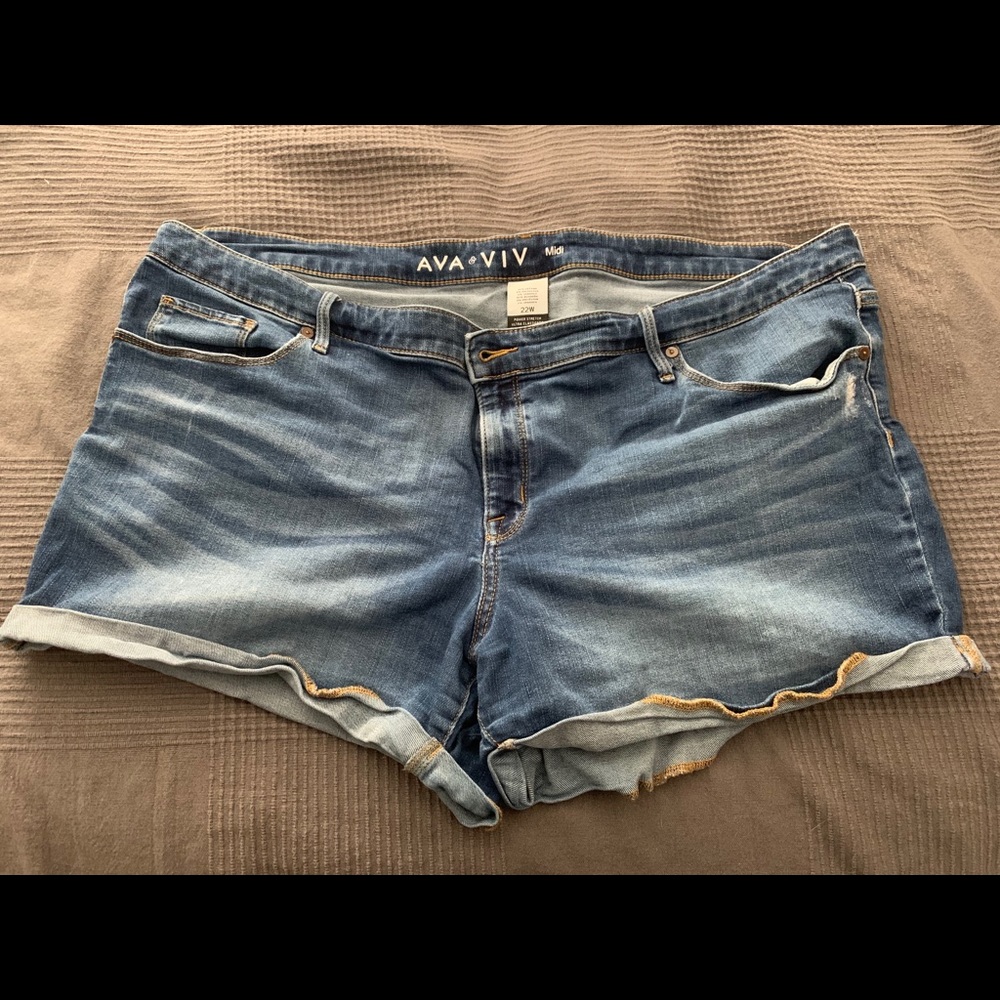 Ava & Viv Shorts - 22W